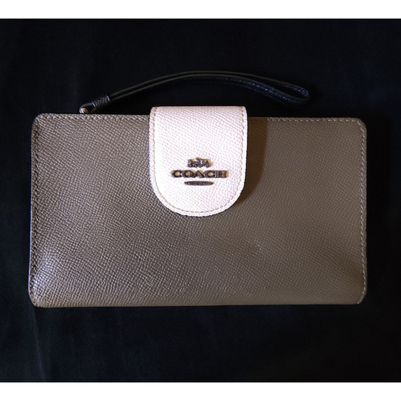 Coach Womens Crossgrain Leather Tech Phone Wallet Olive Green Wristlet - Picture 1 of 8